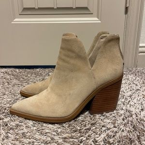 Vince Camuto Size 9 Tan/Beige Ankle Booties